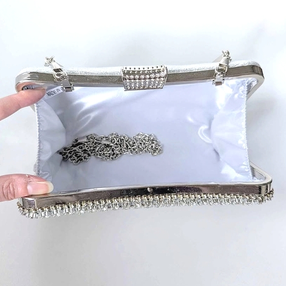 GORGEOUS Crystal Encrusted Silver Clutch Purse Evening Crossbody Bag - Picture 3 of 8